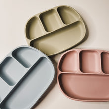 Load image into Gallery viewer, Plate and Fork